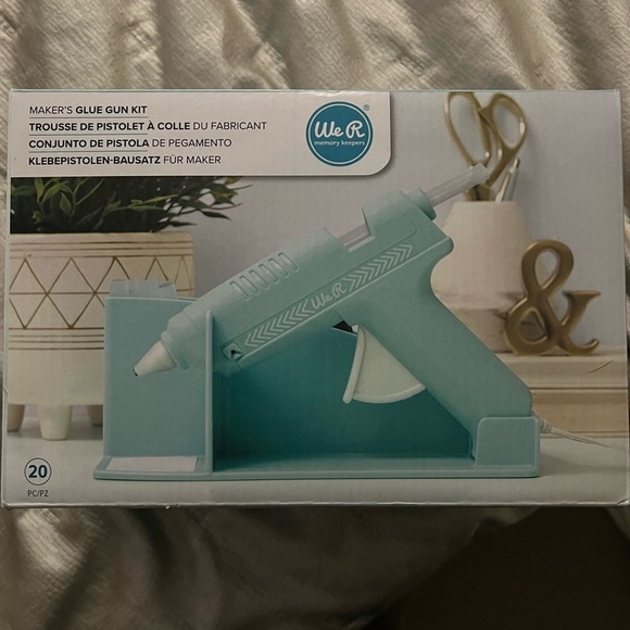 We R Memory Keepers® Mint Maker's Glue Gun Kit - Picture 2 of 5